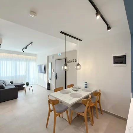 Апартамент Luxury Downtown E5